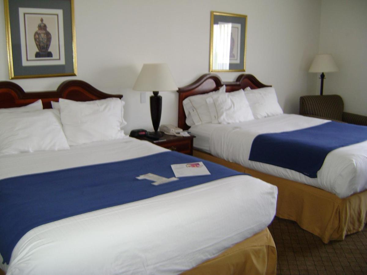 Holiday Inn Express & Suites Alliance By Ihg Exterior photo