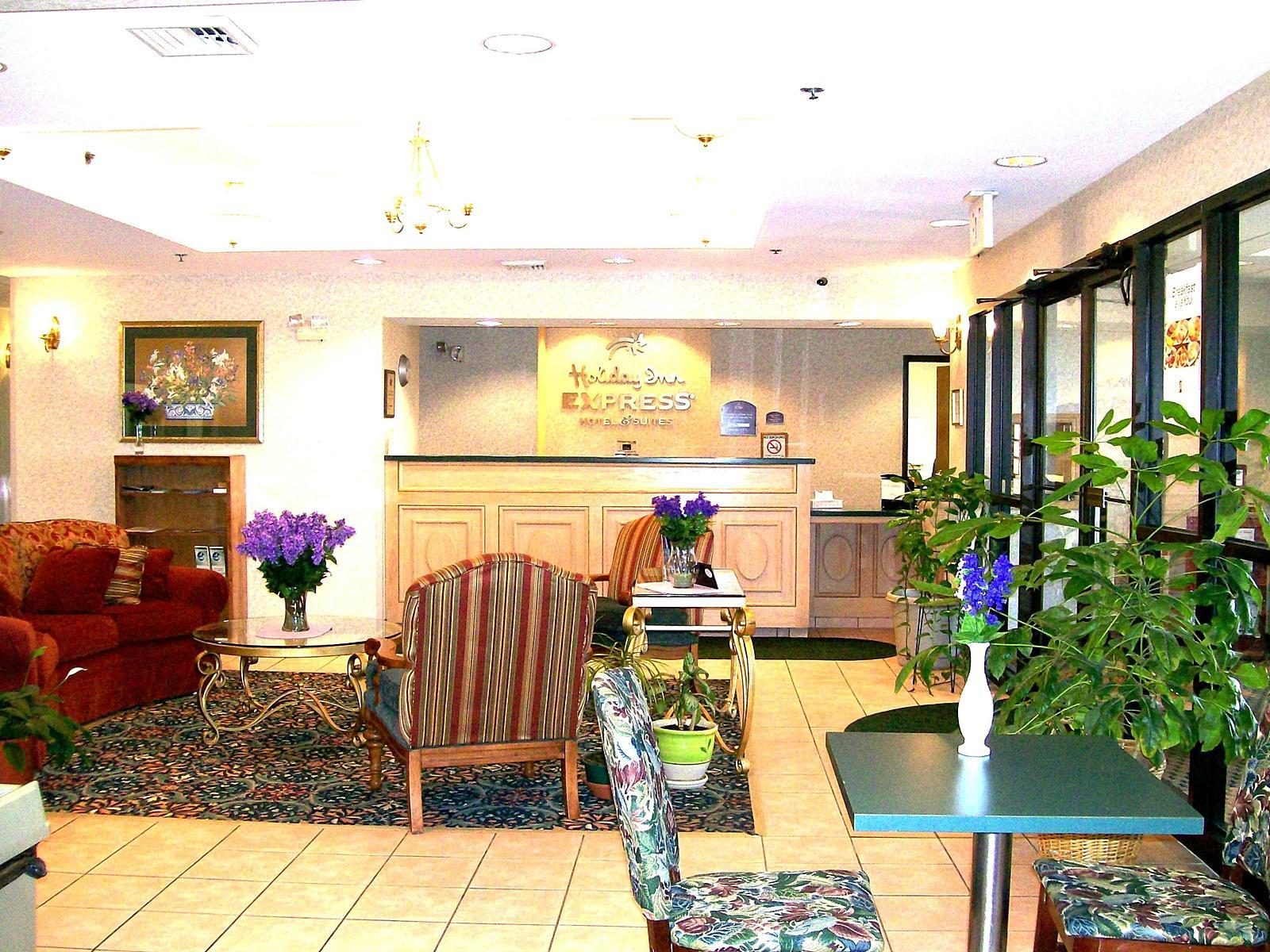 Holiday Inn Express & Suites Alliance By Ihg Exterior photo