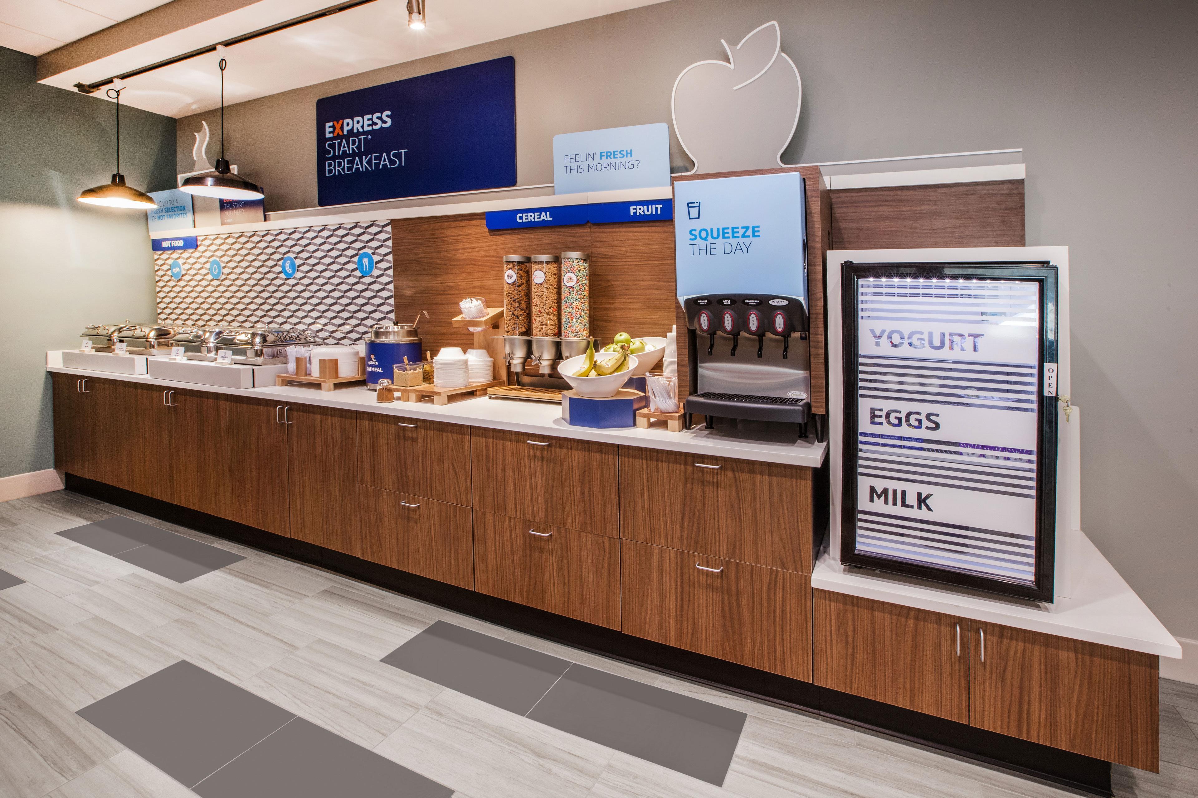 Holiday Inn Express & Suites Alliance By Ihg Exterior photo