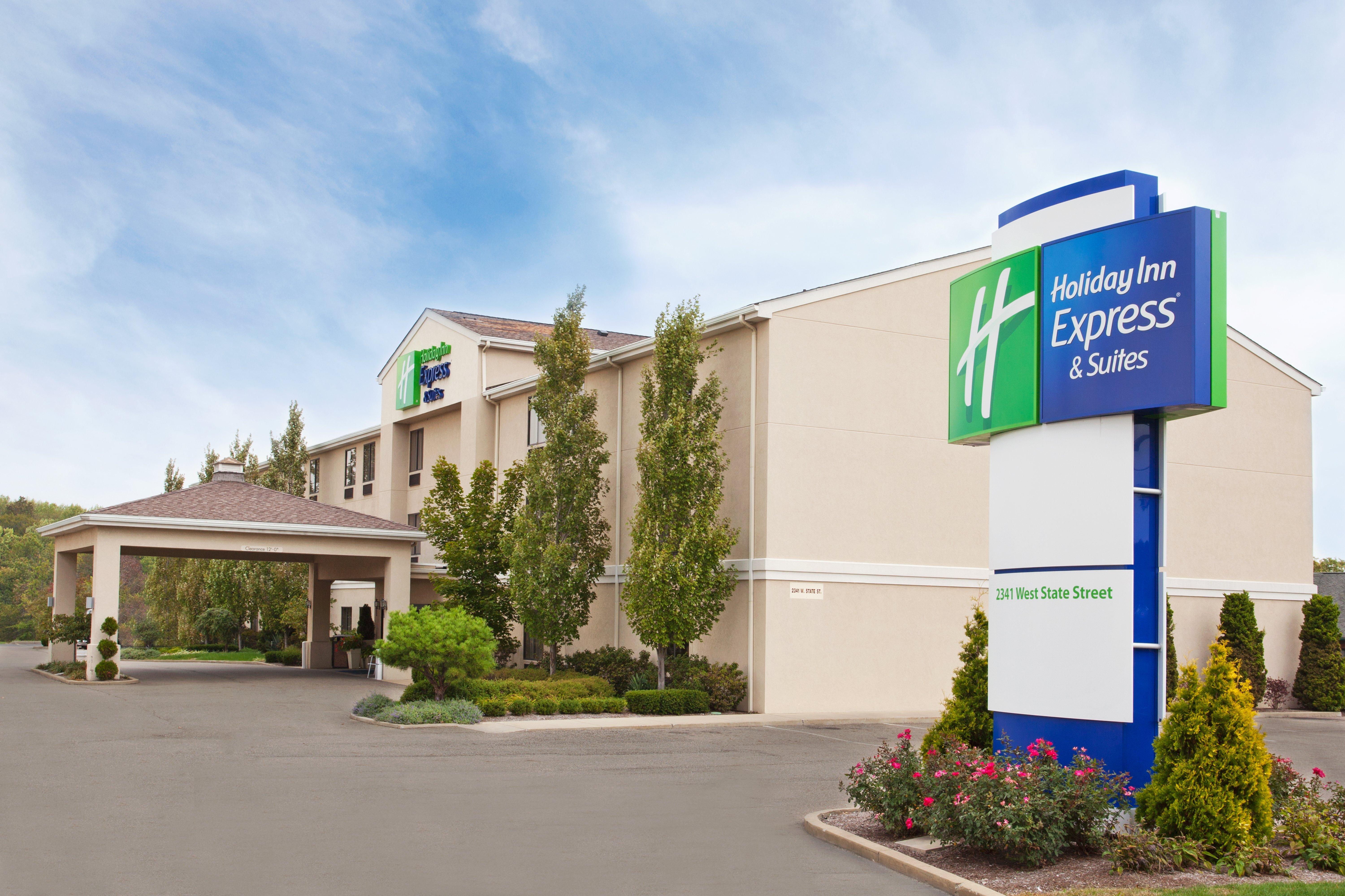Holiday Inn Express & Suites Alliance By Ihg Exterior photo