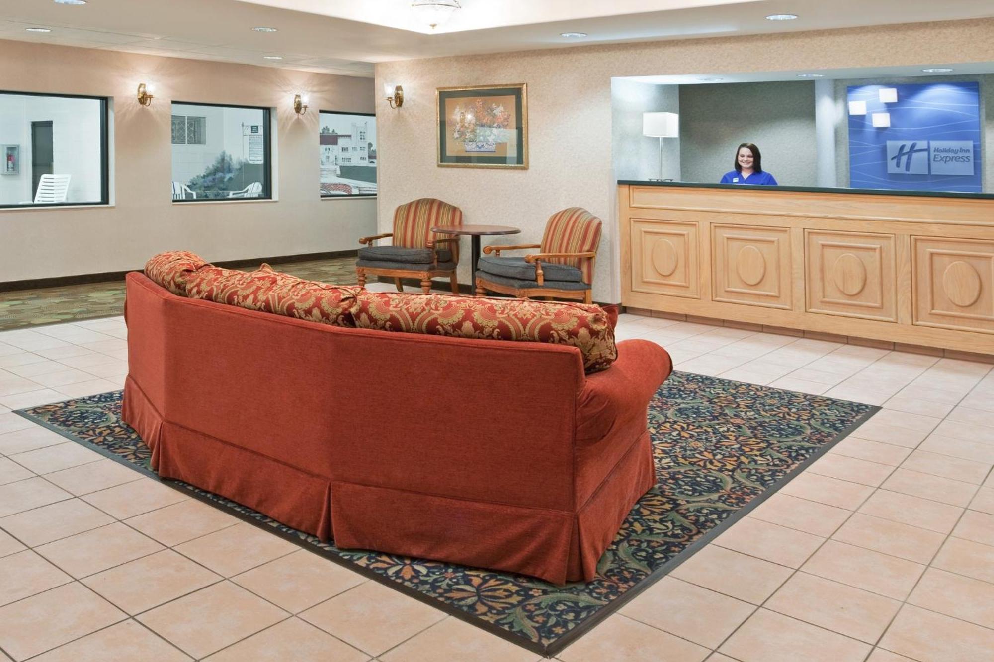 Holiday Inn Express & Suites Alliance By Ihg Exterior photo