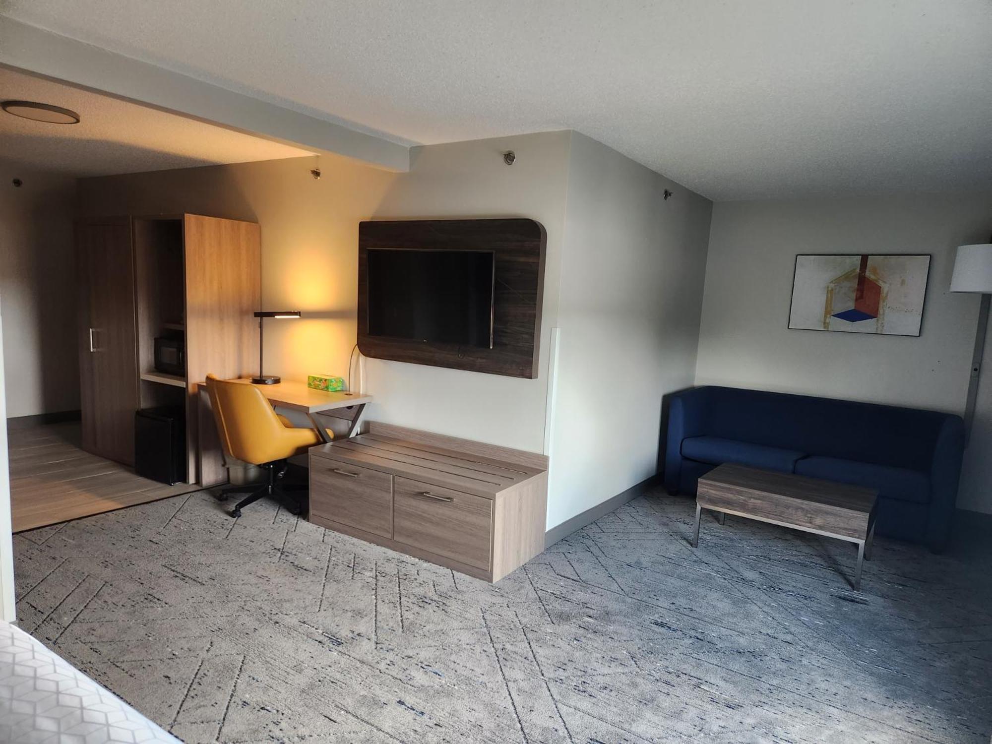 Holiday Inn Express & Suites Alliance By Ihg Exterior photo