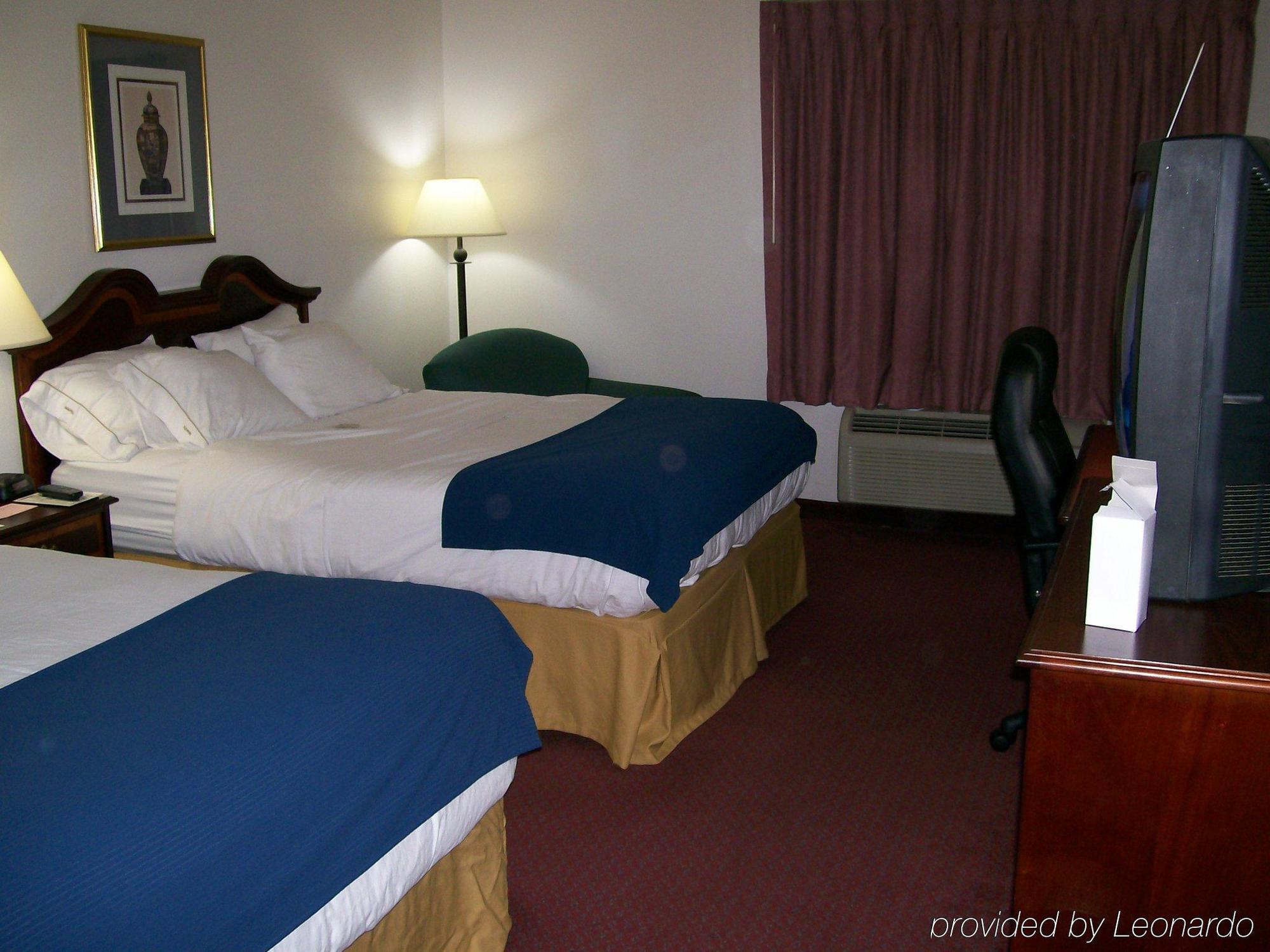 Holiday Inn Express & Suites Alliance By Ihg Room photo
