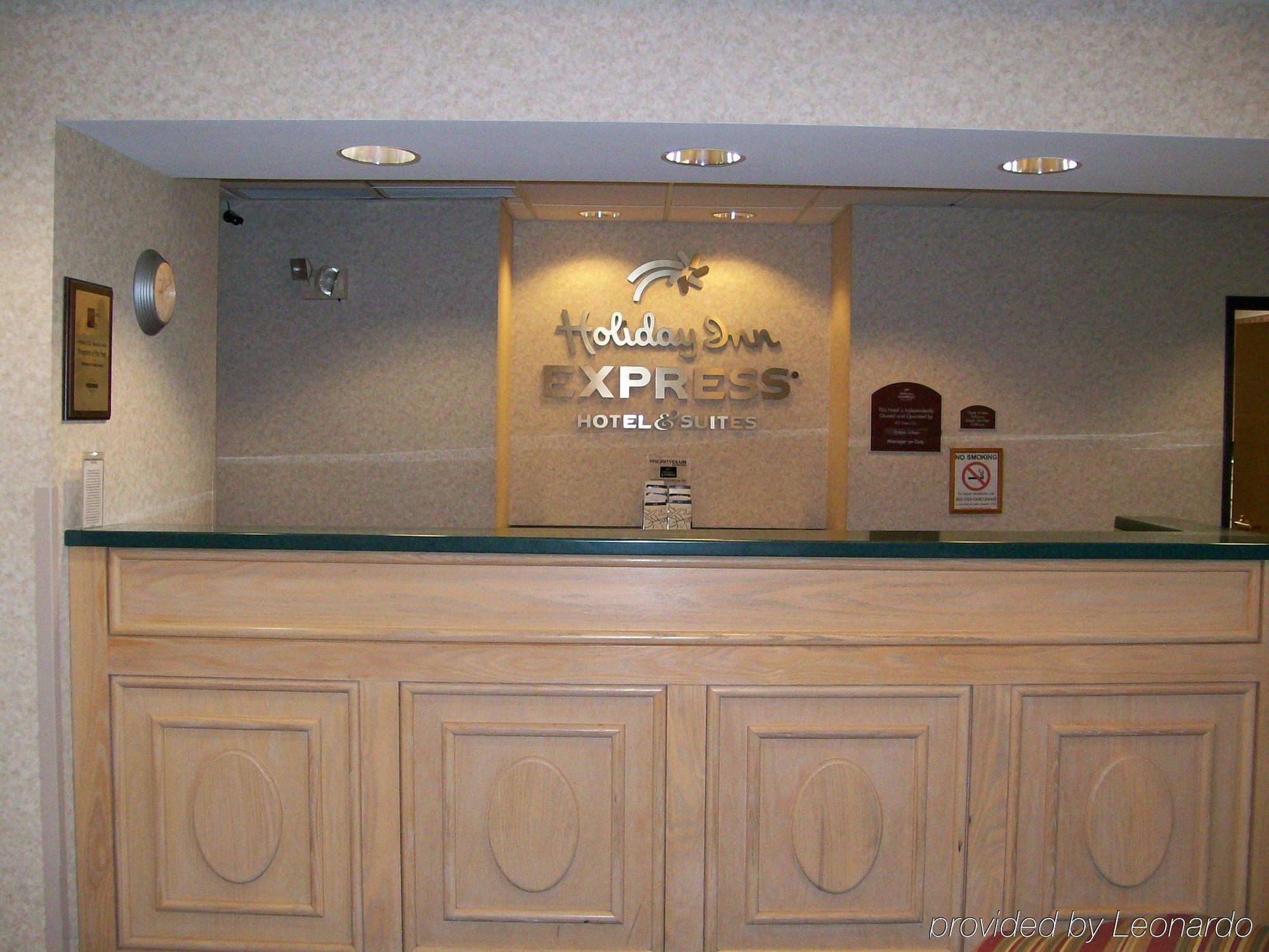 Holiday Inn Express & Suites Alliance By Ihg Exterior photo