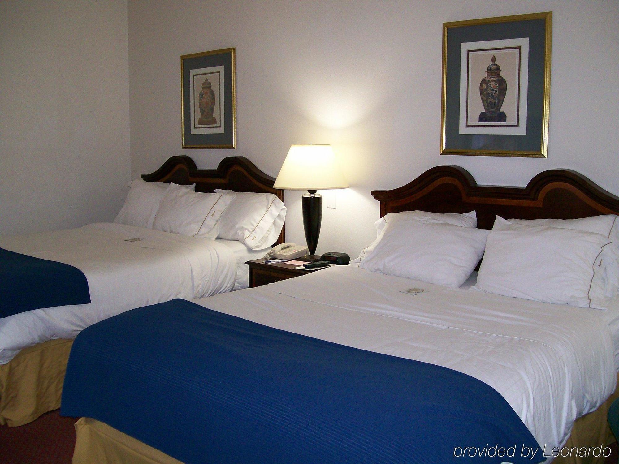 Holiday Inn Express & Suites Alliance By Ihg Exterior photo